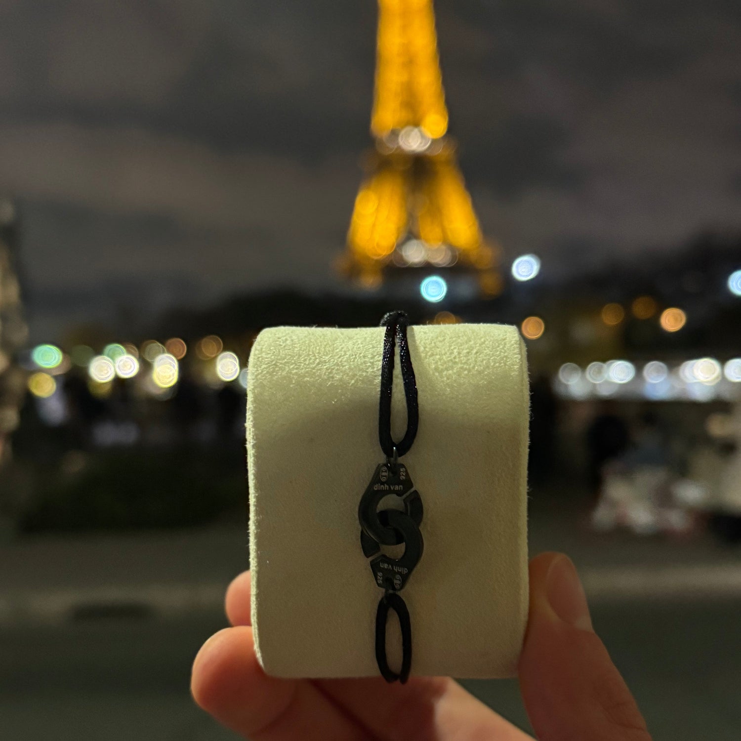 Menottes à cordon noir