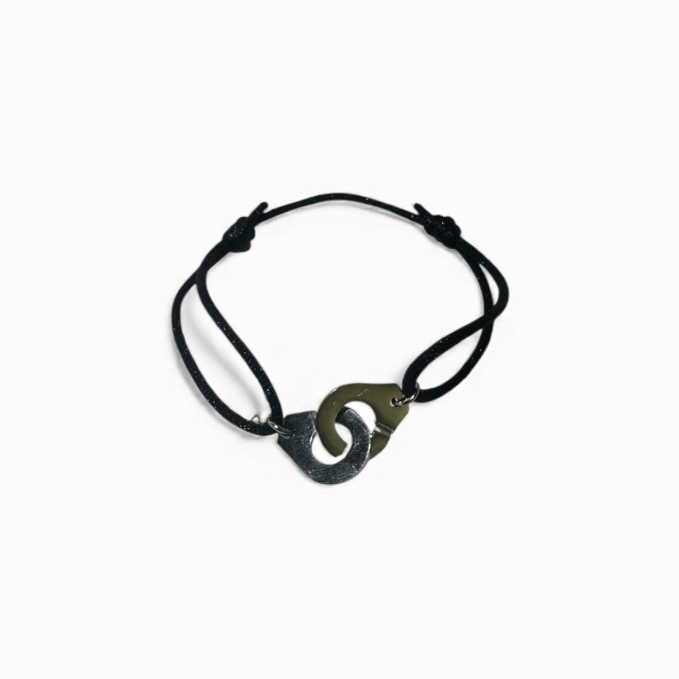 Menottes argentées à cordon noir